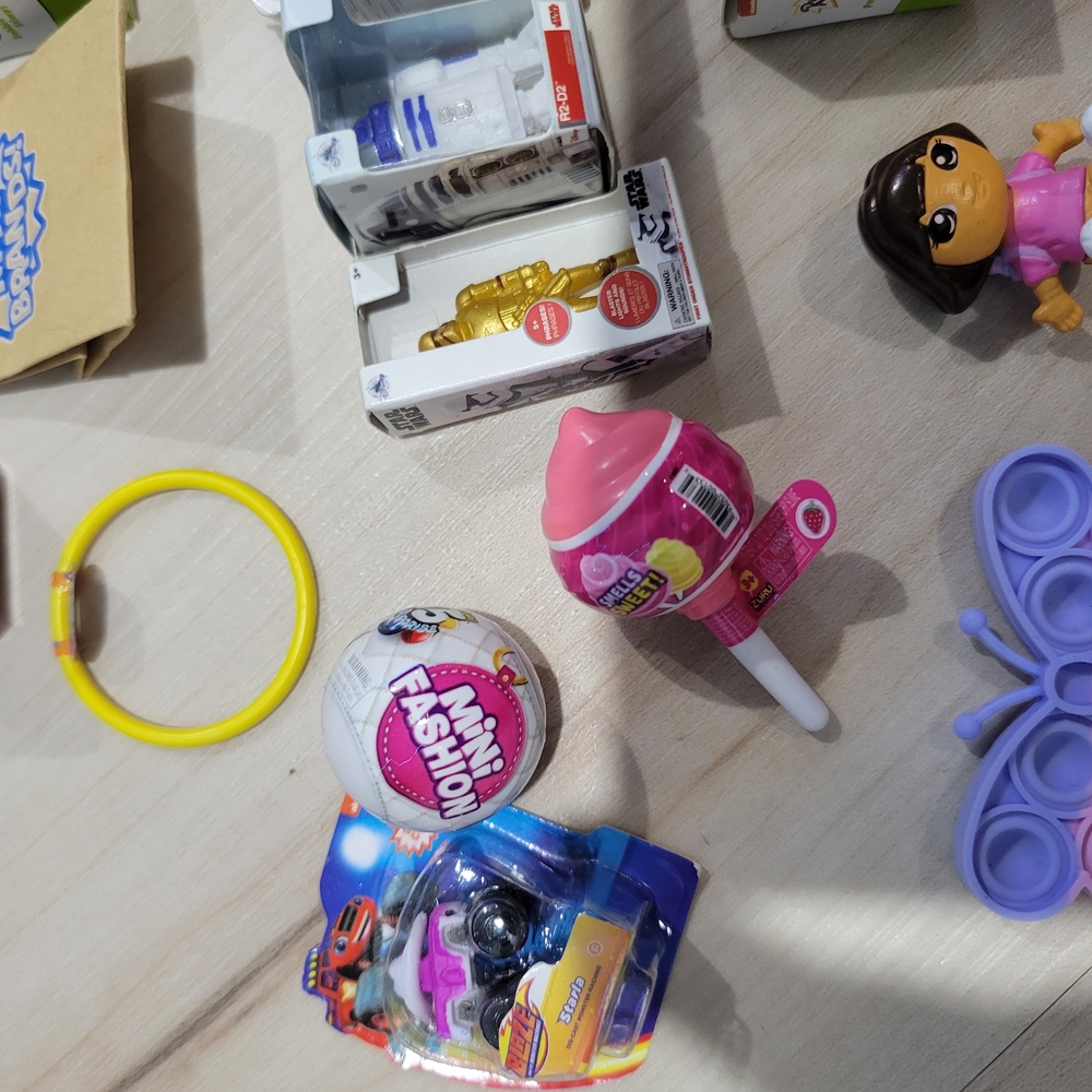 Kids Toy Assortment Set - Picture 2 of 3